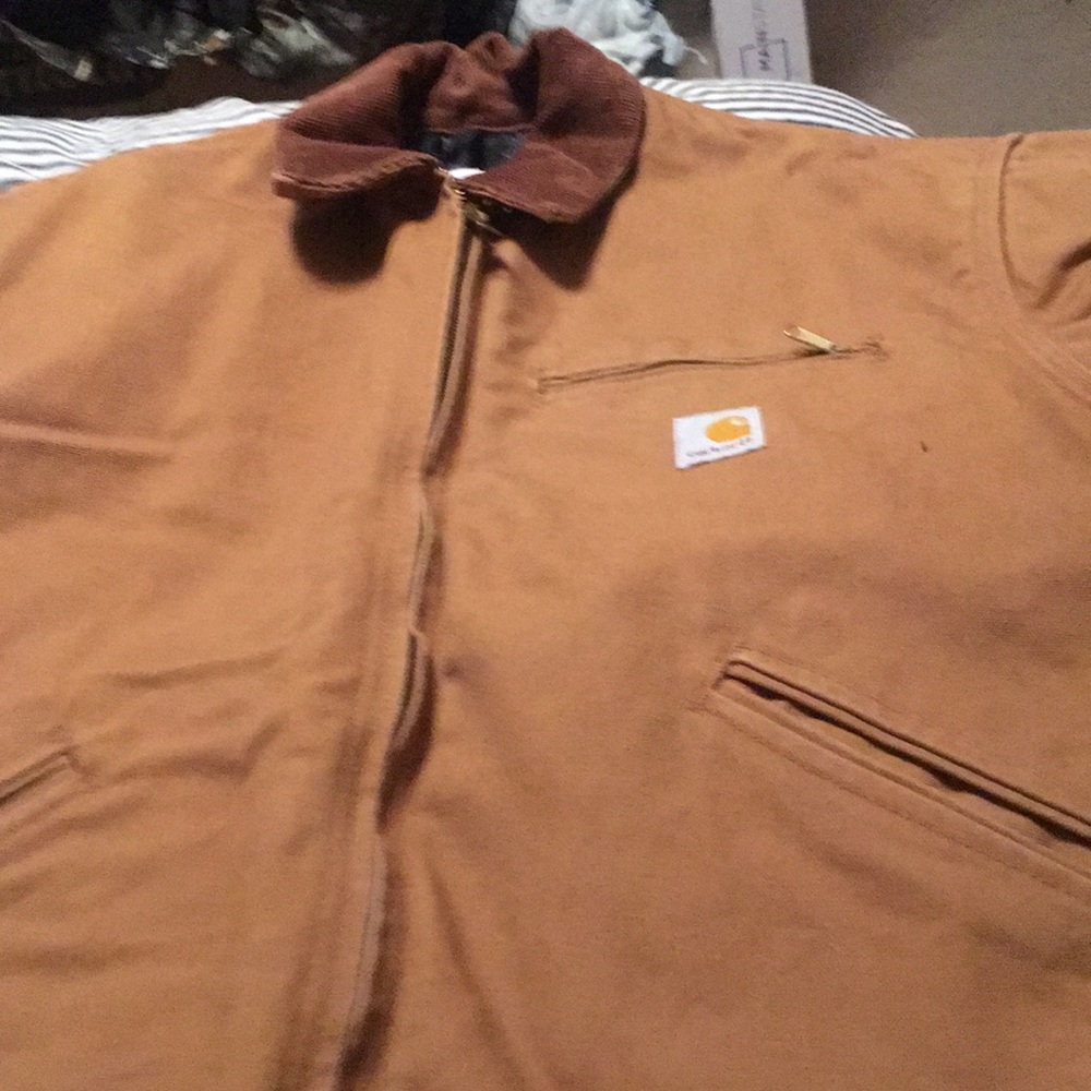 LOOK GREAT PRICE carhartt coat size 44 regular L.N